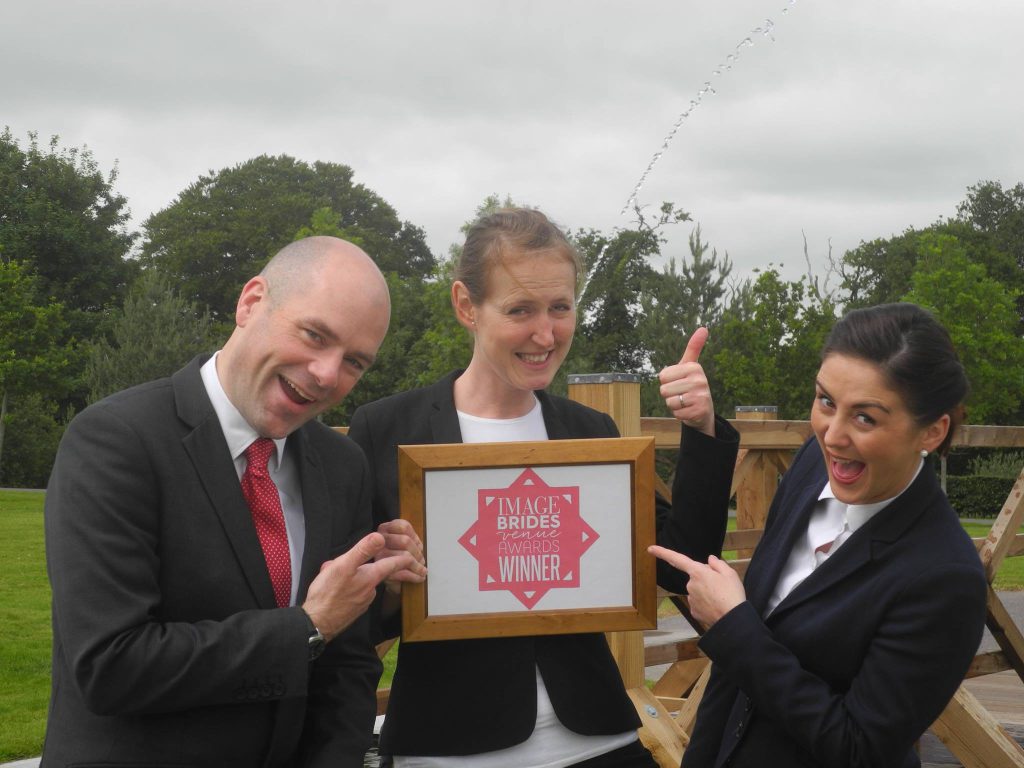 IMAGE-wedding-award