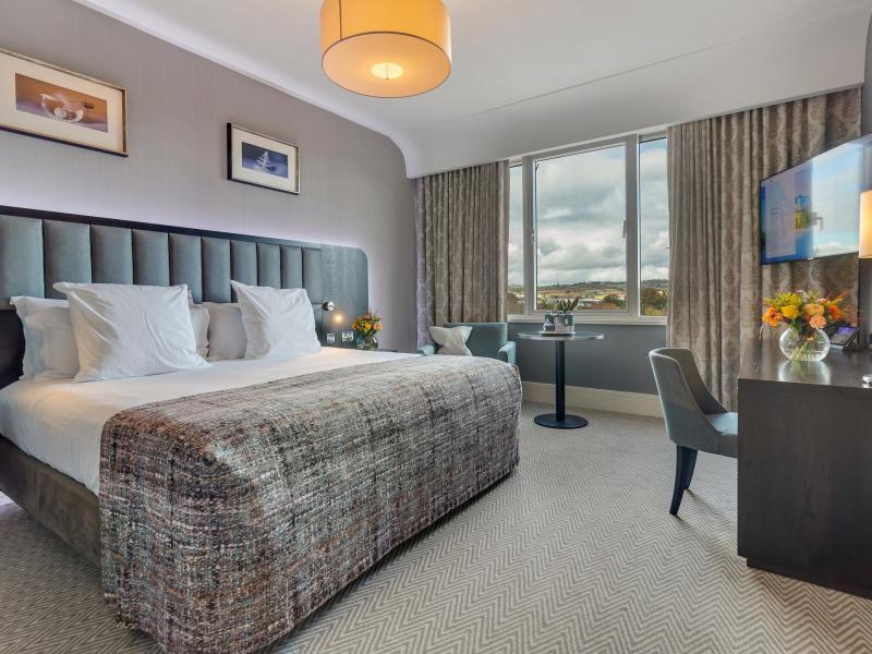 Junior Suite Bedroom image