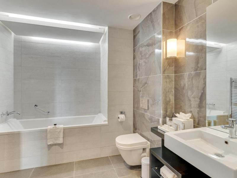 Bathroom in junior suite image
